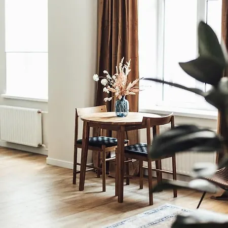 아파트 Newly Renovated Cozy 2 Bedroom *