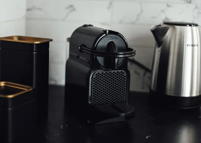 Newly Renovated Cozy 2 Bedroom Dzīvoklis *